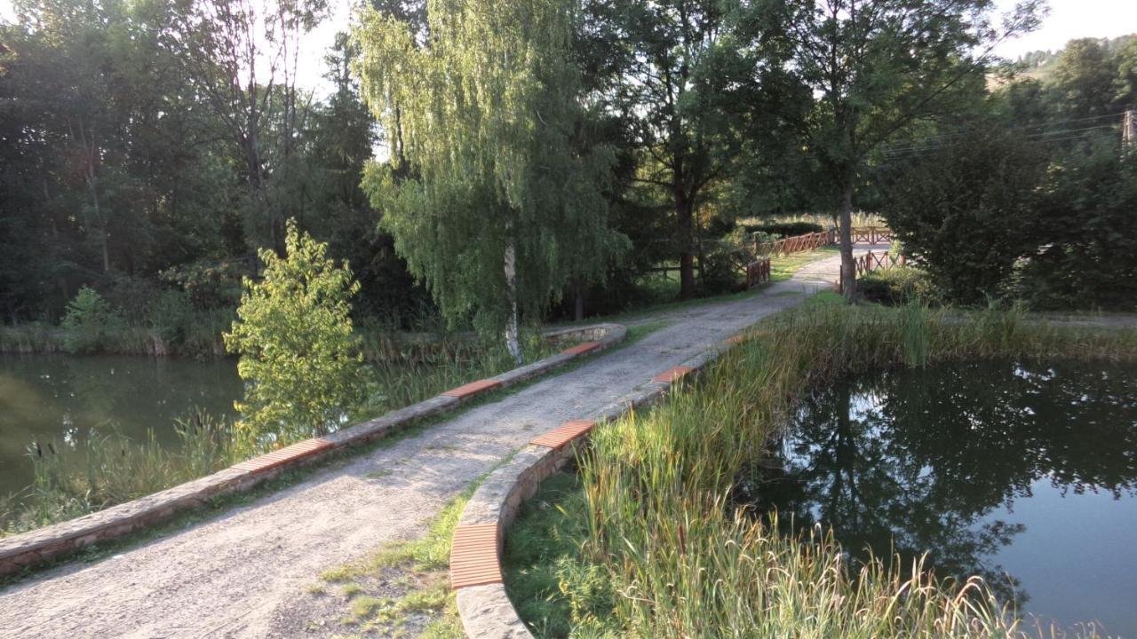 Bacowka Noclegi Sierpnica エクステリア 写真